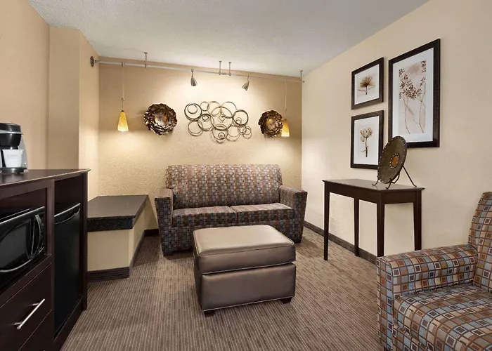 Baymont By Wyndham Owatonna