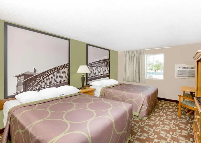Super 8 By Wyndham Kearney