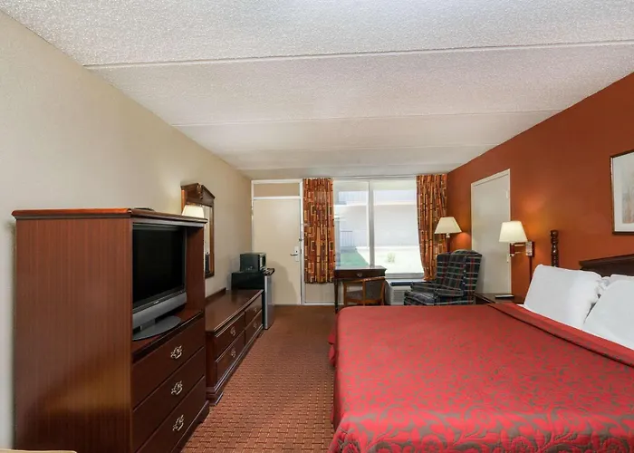 Days Inn By Wyndham Hurricane Mills