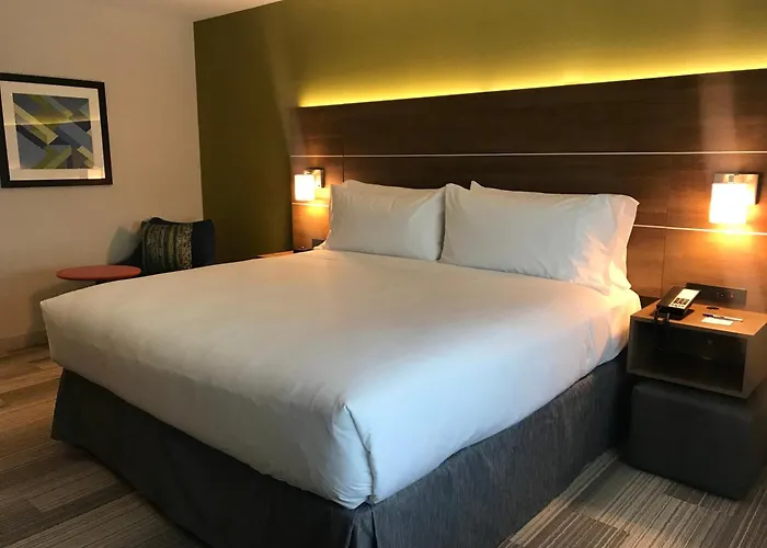 Holiday Inn Express & Suites Pasadena - Los Angeles By Ihg