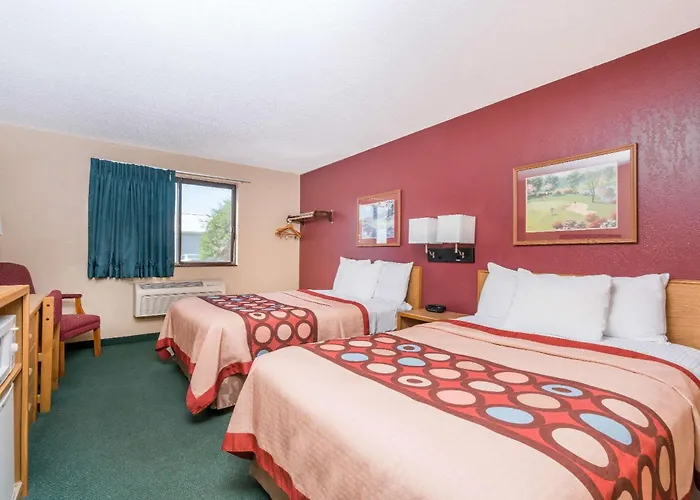 Super 8 By Wyndham Baxter/Brainerd Area