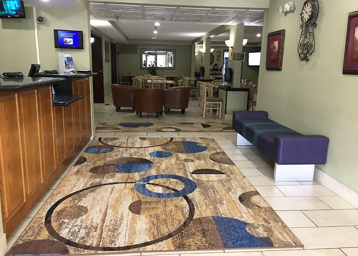 Comfort Inn & Suites Shakopee Downtown Area