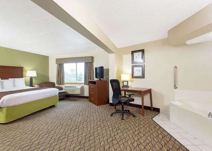 Americinn By Wyndham Sheboygan