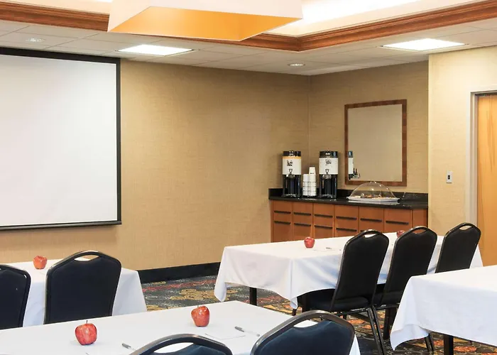 Hampton Inn Columbus/Taylorsville