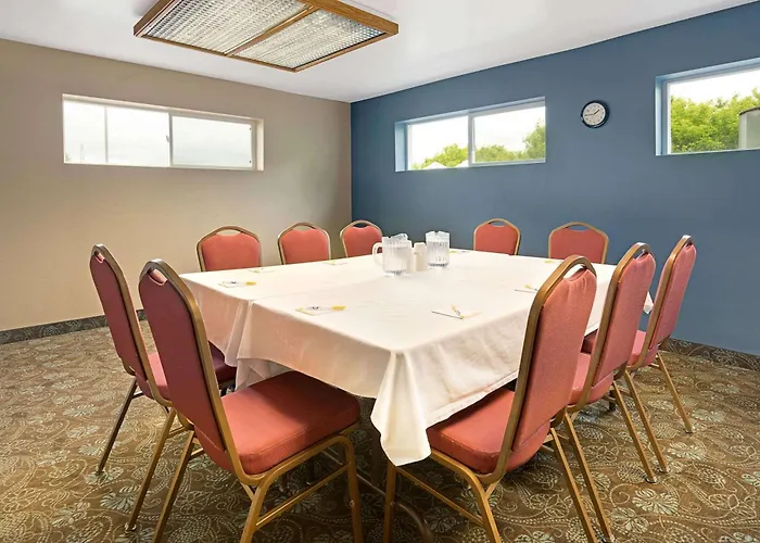 Days Inn By Wyndham Eagan Minnesota Near Mall Of America