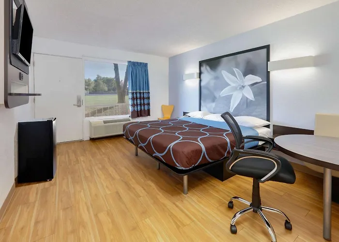 Super 8 By Wyndham Fort Smith