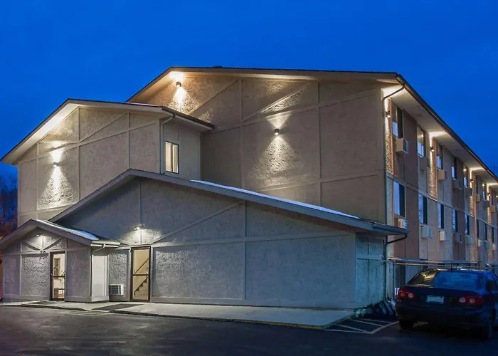 Super 8 By Wyndham Dubuque