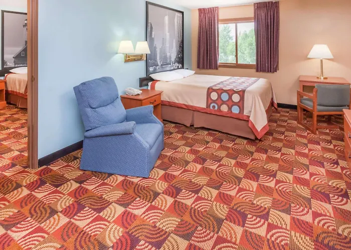 Super 8 By Wyndham Shipshewana
