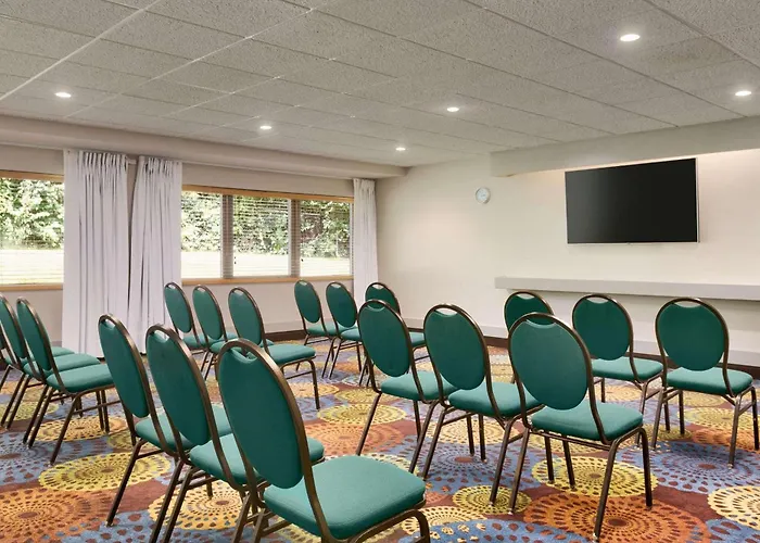Country Inn & Suites By Radisson, Mishawaka - South Bend