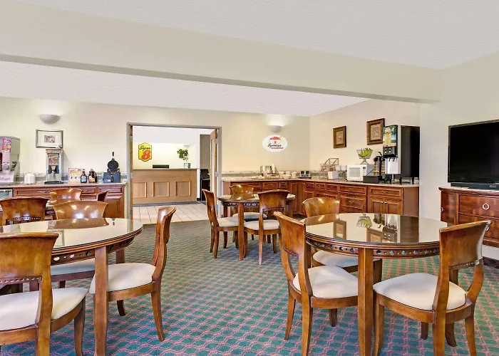 Super 8 By Wyndham Windsor
