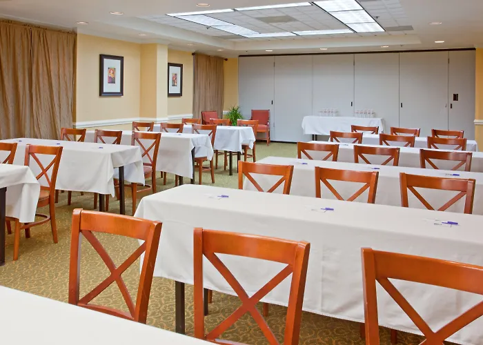 Best Western Plus Sugar Land-Stafford