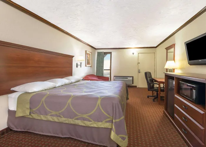 Super 8 By Wyndham Enid