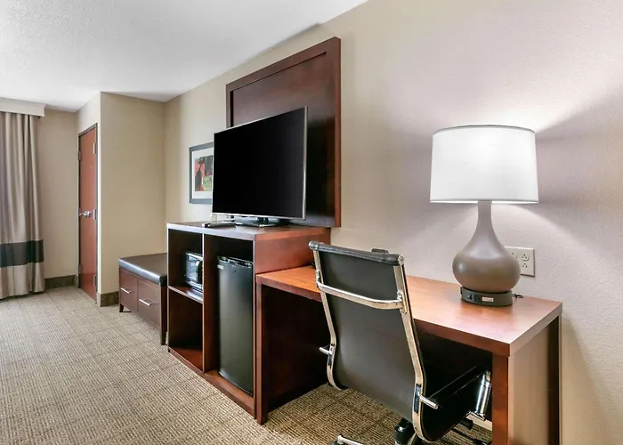 Comfort Suites Hopkinsville Near Fort Campbell