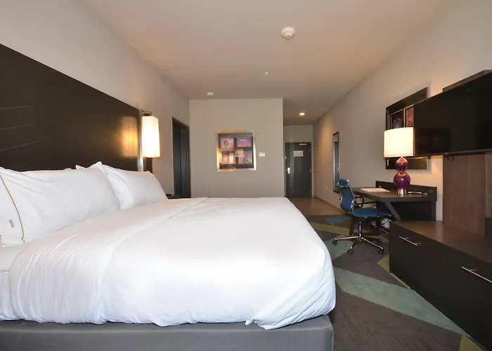 Holiday Inn Express & Suites Oklahoma City Mid - Arpt Area By Ihg