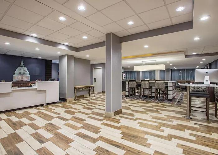 La Quinta Inn & Suites By Wyndham Dc Metro Capital Beltway