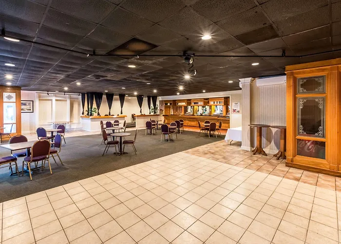Orangeburg Inn & Suites