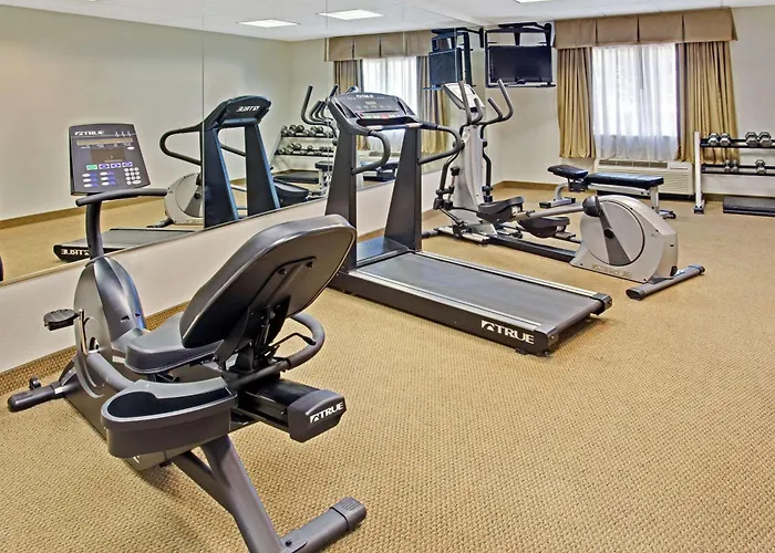 Days Inn & Suites By Wyndham Laurel Near Fort Meade