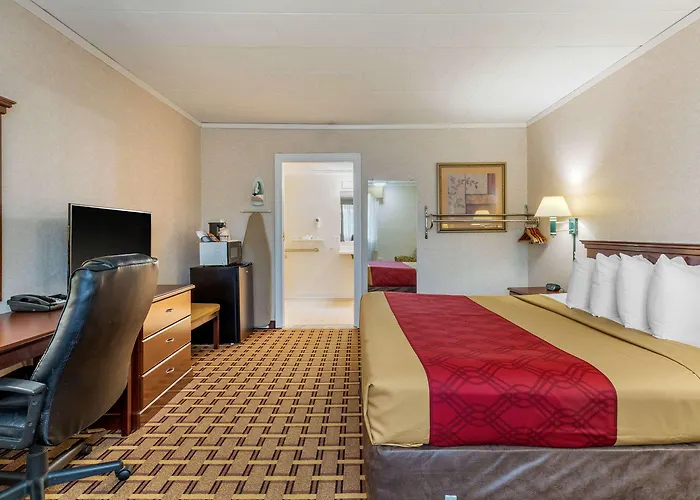 Rodeway Inn Mystic