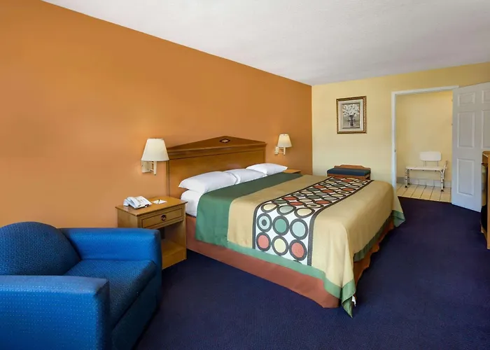 Super 8 By Wyndham Breaux Bridge