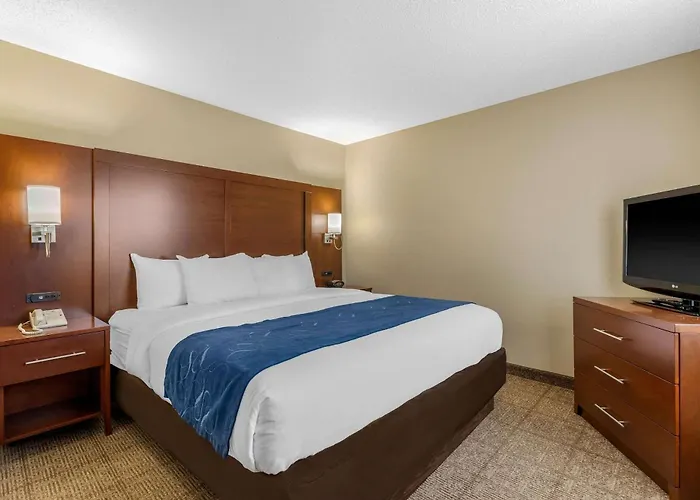 Comfort Suites Cedar Falls Industrial Park