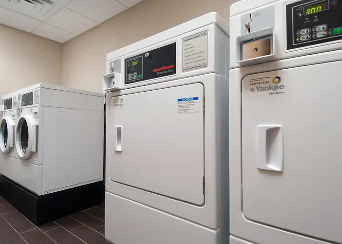 Holiday Inn Express Vernon-Manchester By Ihg