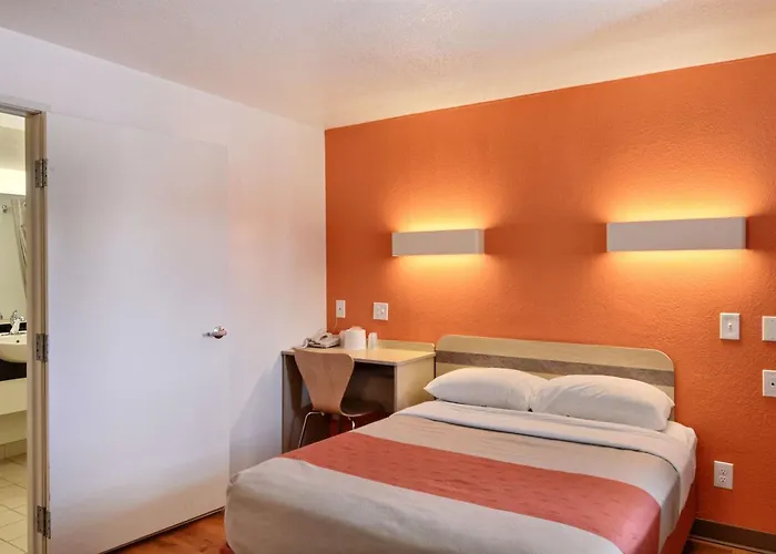 Travelodge By Wyndham Brattleboro Vt