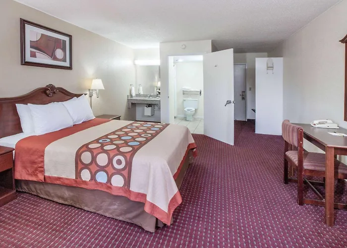 Super 8 By Wyndham Clinton Ok