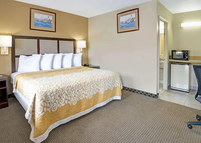 Days Inn By Wyndham Branford New Haven Conference Center