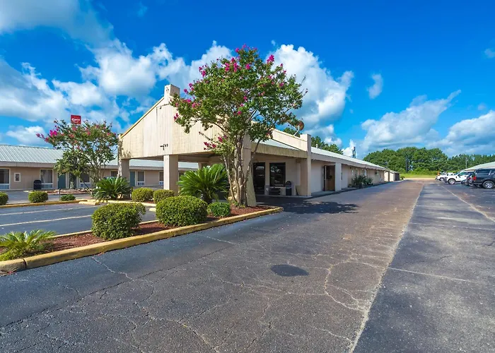 Rodeway Inn & Suites Brookhaven