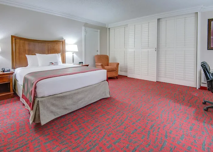 Clarion Hotel & Suites New Orleans Airport