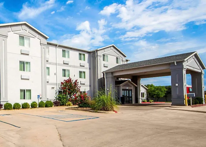 Comfort Inn & Suites Ponca City Near Marland Mansion