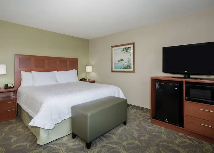 Hampton Inn & Suites Astoria