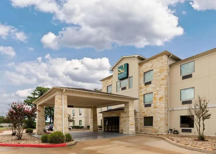 Quality Suites Huntsville Near University