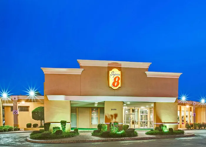 Super 8 By Wyndham Norman