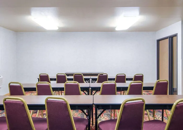 Super 8 By Wyndham Wheeling Wv
