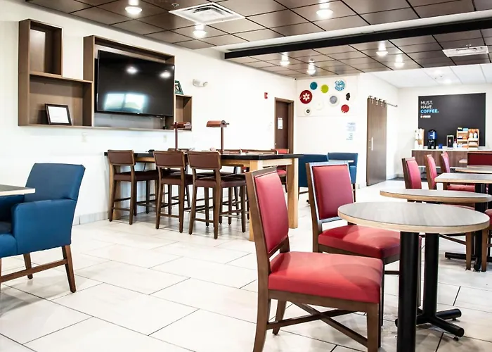 Holiday Inn Express Hotel & Suites Sedalia By Ihg