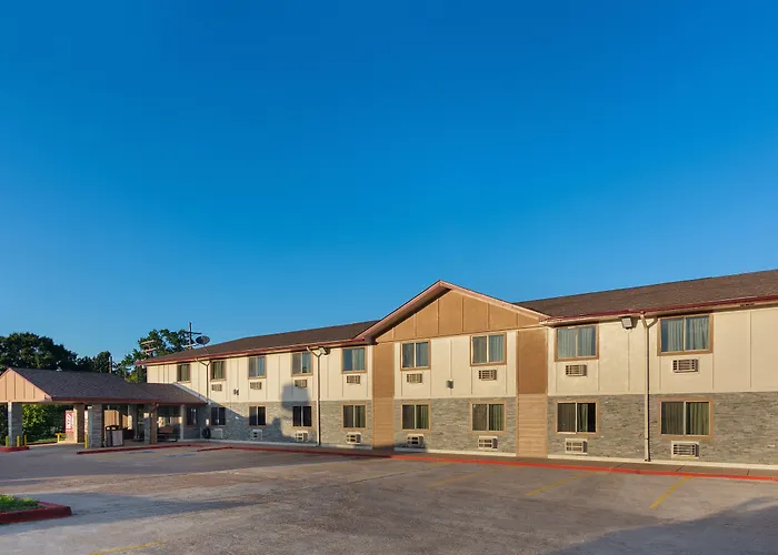 Red Roof Inn Plus+ Huntsville