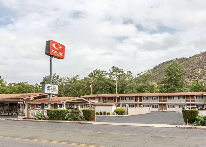 Econo Lodge Inn & Suites Yreka