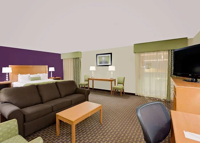 Ramada By Wyndham Marquette