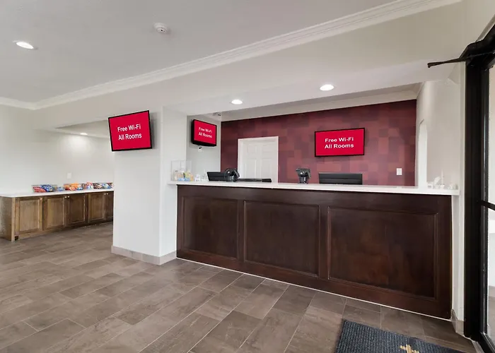 Red Roof Inn Plus + Galveston - Beachfront