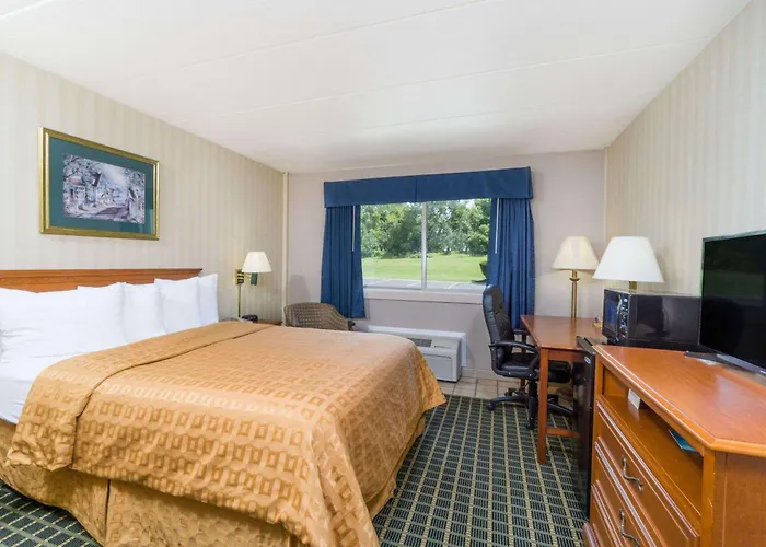 Days Inn By Wyndham Columbus East Airport