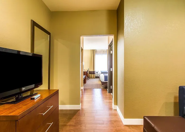 Comfort Suites Mattoon East
