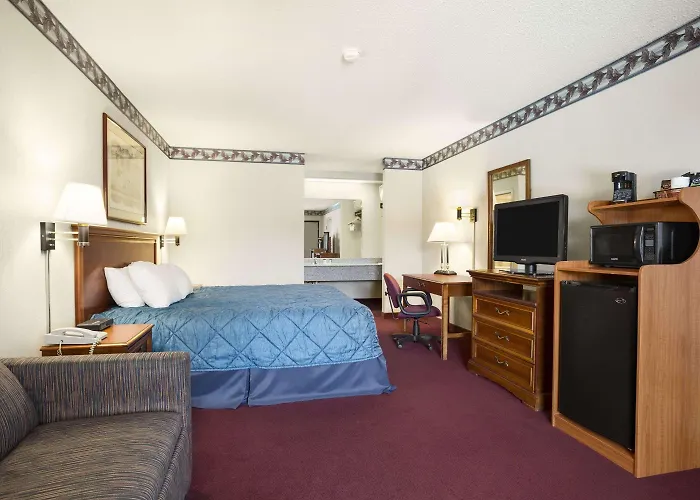Ramada By Wyndham Batesville
