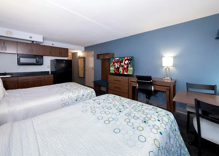 Red Roof Inn & Suites Wilmington - New Castle