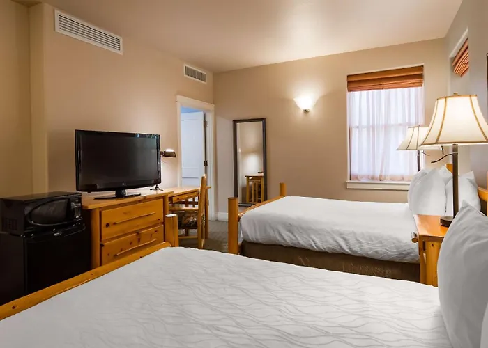 Best Western Plus Plaza Hotel