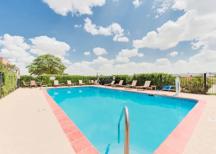Baymont By Wyndham Midland Airport