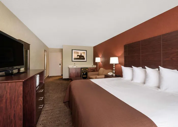 Baymont By Wyndham Midland Airport