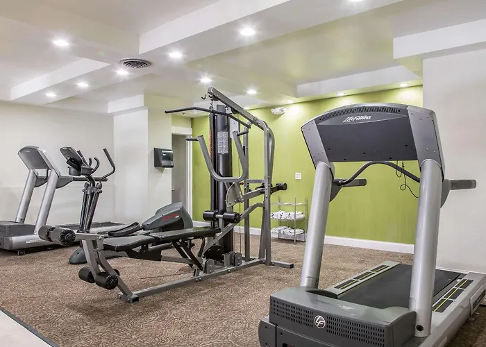 Quality Inn & Suites Middletown - Newport