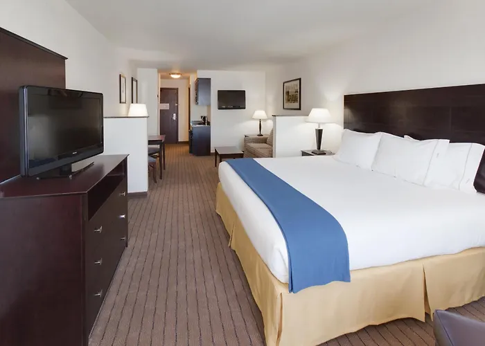 Holiday Inn Express & Suites - Omaha I - 80 By Ihg