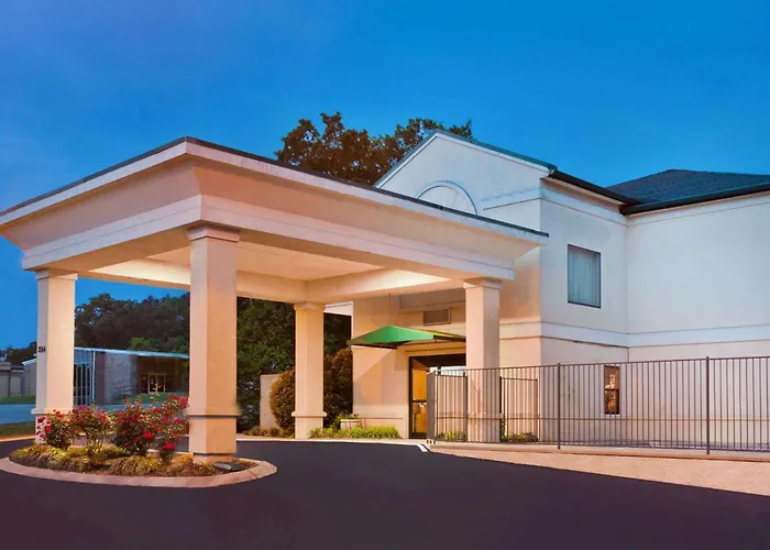 Super 8 By Wyndham Ft. Oglethorpe Ga/Chatt Tn Area
